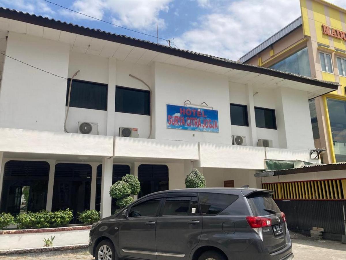 Hotel Surya Citra Jogja A Mitra Reddoorz Джок'якарта Екстер'єр фото