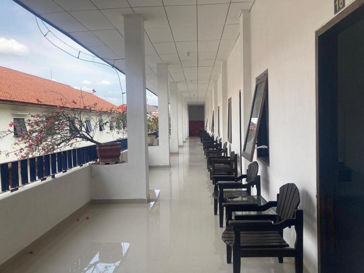 Hotel Surya Citra Jogja A Mitra Reddoorz Джок'якарта Екстер'єр фото